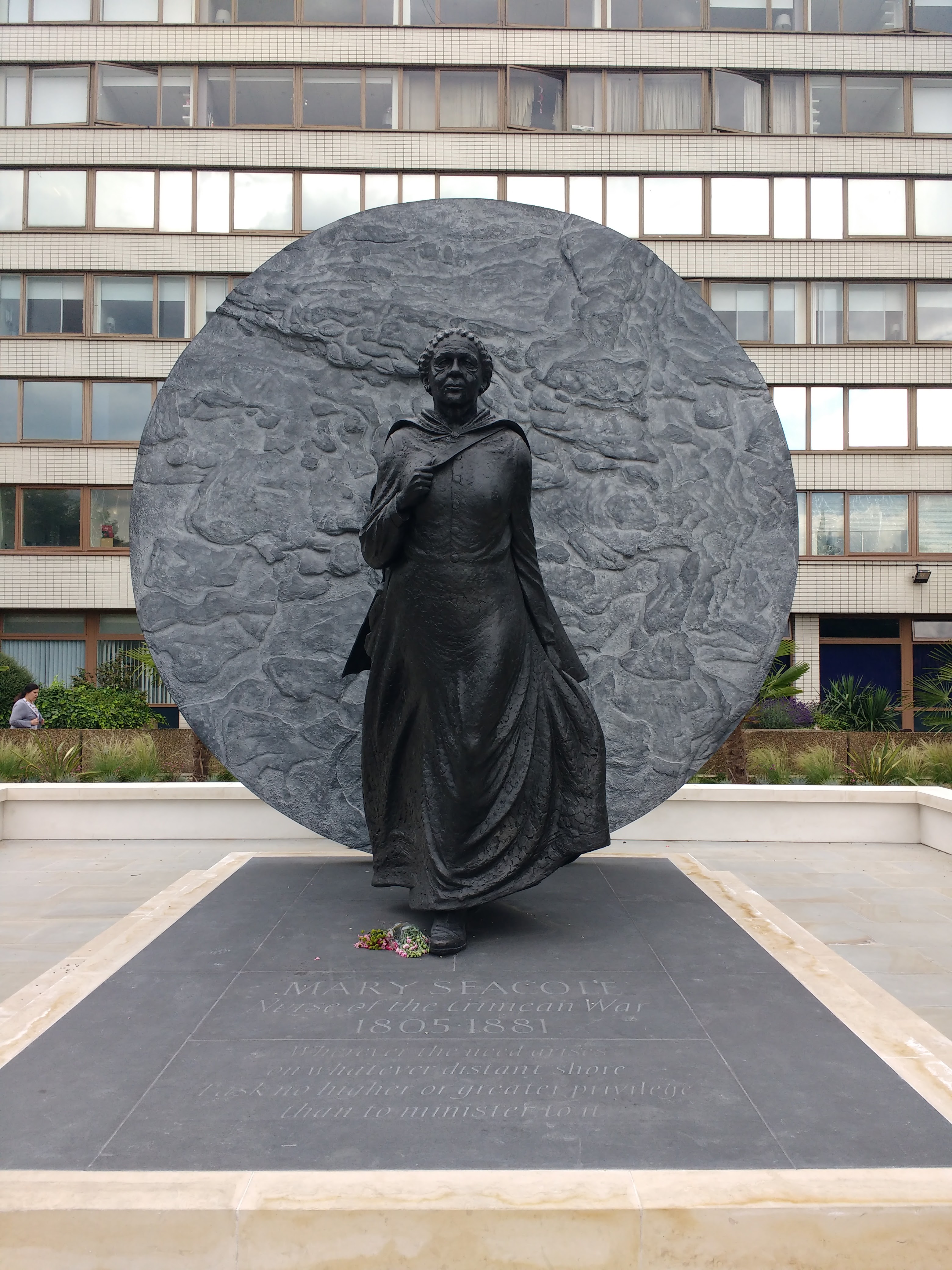 Mary Seacole statue by Martin Jennings at St Thomas' Hospital, London